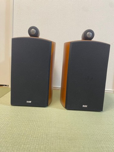 Nautilus 805 speakers - b&w,
