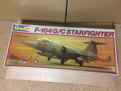 Revell 4722 f 104g c - 1/32,
