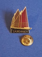 Pin's Pins Émaillé Bateau