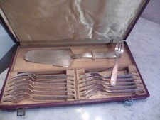 ANCIEN COFFRET A DESSERT"12