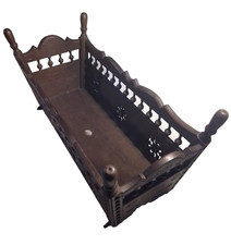 PETIT LIT A BASCULE DE POUPEE BRETON EN BOIS EN PARFAIT ETAT