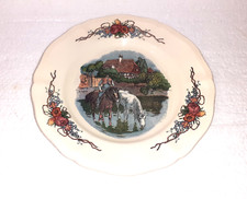 ASSIETTE PROVENANT DU SERVICE