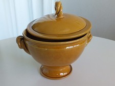 Petite soupière à couvercle