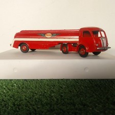 CITERNE ESSO TITAN 32C  DINKY