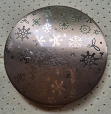 Ancien poudrier  Stratton métal doré décor flocons