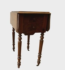 Table de chevet a battant en noyer XX siècle