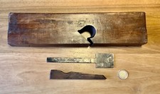 outils anciens, beau rabot bois large , estampille peugeot cie...