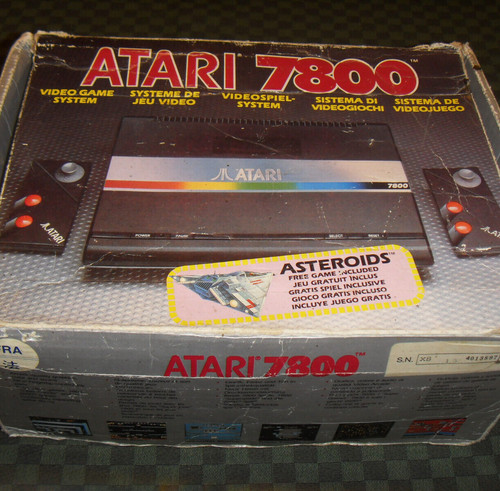 Film sur logo neuf - :, console