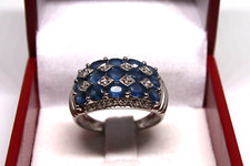 Bague cocktail saphirs et diamants or blanc 18 carats 750 didier Guerin?