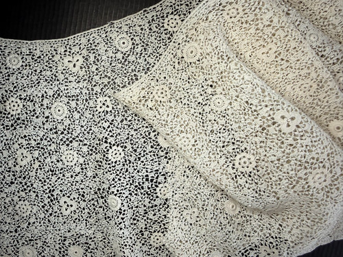 Dentelle ancienne large - dentelle,