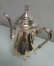 Cafétière en métal argenté