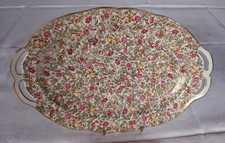 Plat ovale en porcelaine de