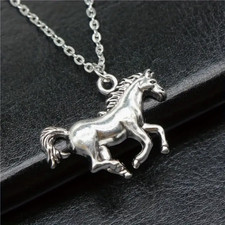 pendentif cheval et sa chaine