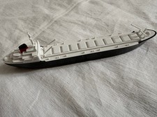 Bateau plastique minéralier
