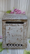 ANCIENNE BOÎTE AUX LETTRES EN