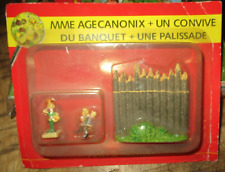Village d Astérix & Plastoy - Collector- MMe Agecanonix,convive, palissade (N58)