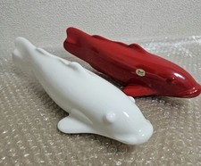 Élégante figurine carpe de