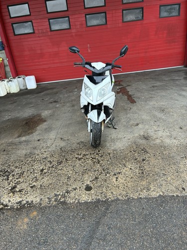 Vendre toute pièce scooter - À,
