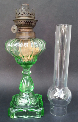 Magnifique lampe petrole - a,