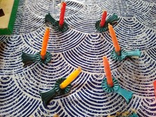 6 ANCIENNES PINCES PORTE BOUGIES  SAPIN NOEL EN TÔLE VINTAGE + 2 BOITES BOUGIES