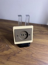 Prise 2 P Sans terre Alombard