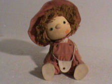 automate: poupée musicale ancienne:remontage mecanisme à clé derriere