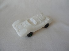 voiture en plastique soufflé