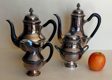 SERVICE A CAFE ou THE 4 PIECES METAL ARGENTE DE STYLE LOUIS XVI FRISE DE PERLE
