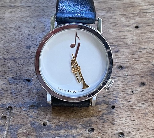 Vintage montre akteo thème - montre,