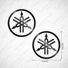 2 stickers YAMAHA 5 cm NOIR Brillant moto custom déco autocollant logo casque