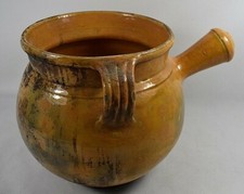 ANCIENNE MARMITE A QUEUE TERRE CUITE VERNISSEE JAUNE VALLAURIS XXe SIECLE