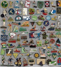 lot de 91 pin's sports divers (tennis,handball,cyclisme,golf,rugby.......)