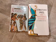 LOT 2   brochés de  Christian