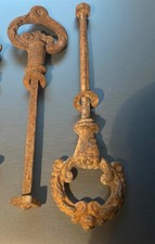 lot de 2 Anciennes POIGNEES de PORTE De Grange