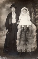 BL654 Carte Photo vintage card RPPC Enfant femme bébé mode fashion chaise