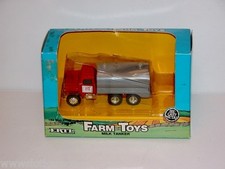 ERTL Camion laitier  farm toys