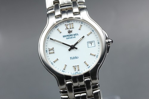 Presque comme neuve montre - neuve],
