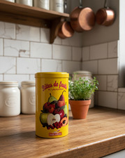 Boîte en Métal Vintage | Pâtes de Fruits de Carpentras | Récipient Jaune Vibrant