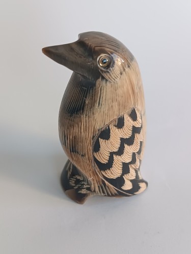 Oiseau corne sculptee - **oiseau,