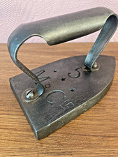 Très beau fer à repasser