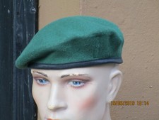 Béret Wolle Tricoté, Agc