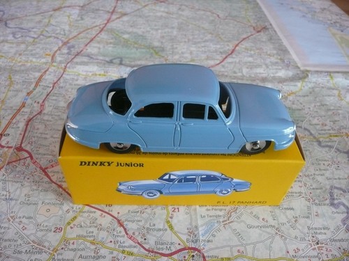 Panhard bleue dinky - pl, 17