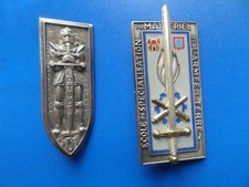 Lot de 2 insignes Divers 