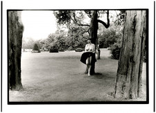 Michel Pinel, 1980, jupe relevée vintage print,  Tirage argentique d'époque 