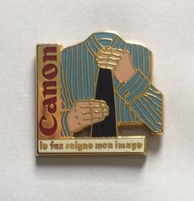 Réf 13 - Pin's Arthus Bertrand CANON - Le fax soigne mon image - cravate chemise