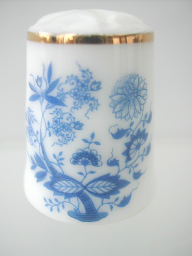 Dé coudre porcelaine - à,