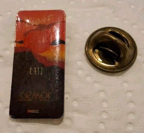 Pin tablette chocolat cemoi - pin's.,