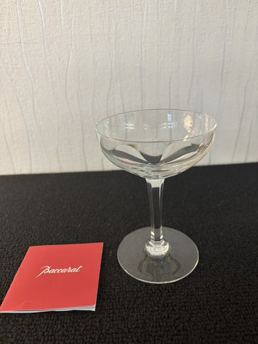 Coupe champagne modèle - à,