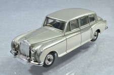 CB343 Dinky Toys GB #198 Rolls