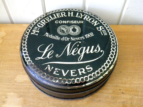 Ancienne boite métal maison - boite,